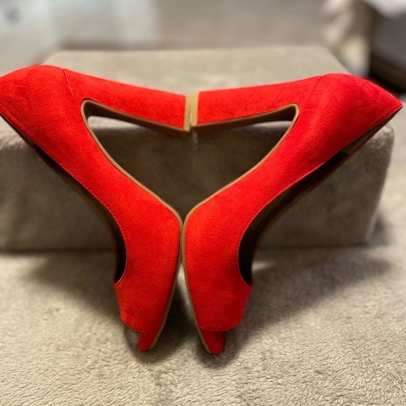 Moda Spana red faux suede peep toe heels - Picture 12 of 13